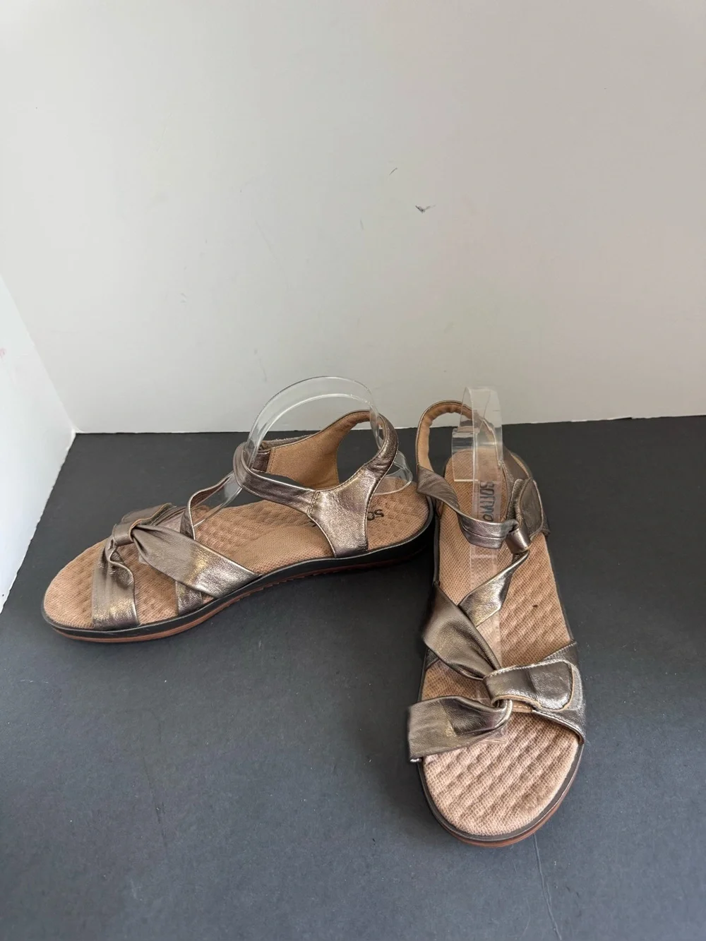 SoftWalk women's Del Rey leather sandals. Size 11M